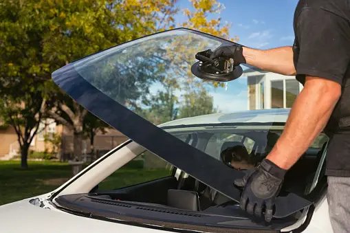 Windshield Replacement Glendale-AZ Rivera's Auto Glass Of Sun City West