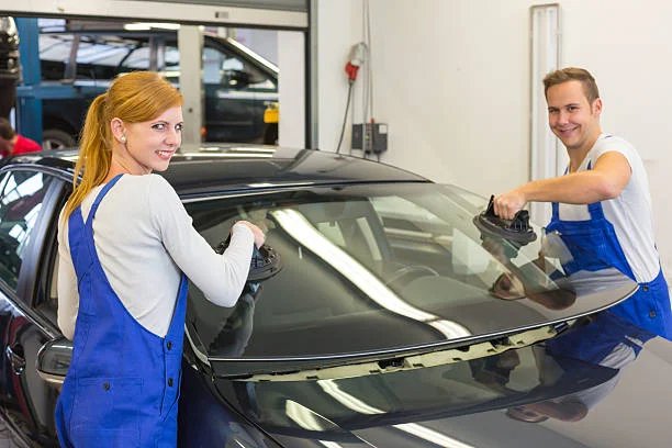 Dangers Driving Cracked Windshields.